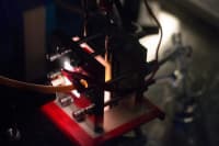 Un grupo internacional desarrolla una célula solar con propiedades de almacenamiento